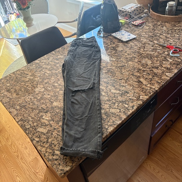 Good American Classic Black Jeans - Picture 6 of 7